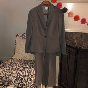 MiX Tahari suit set